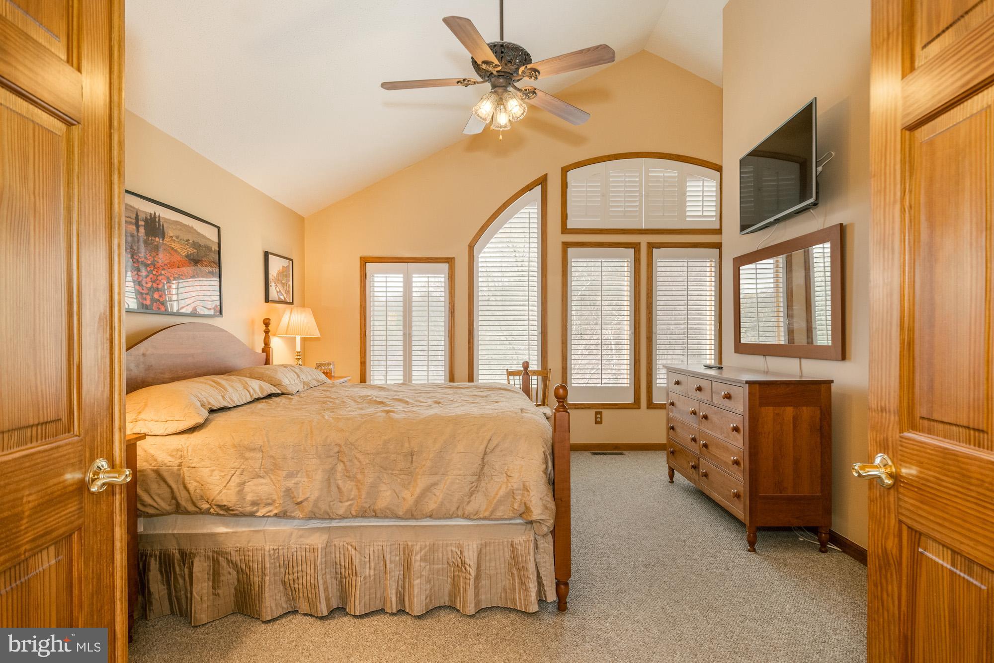 OVERLOOK MNT VILLAS - Residential