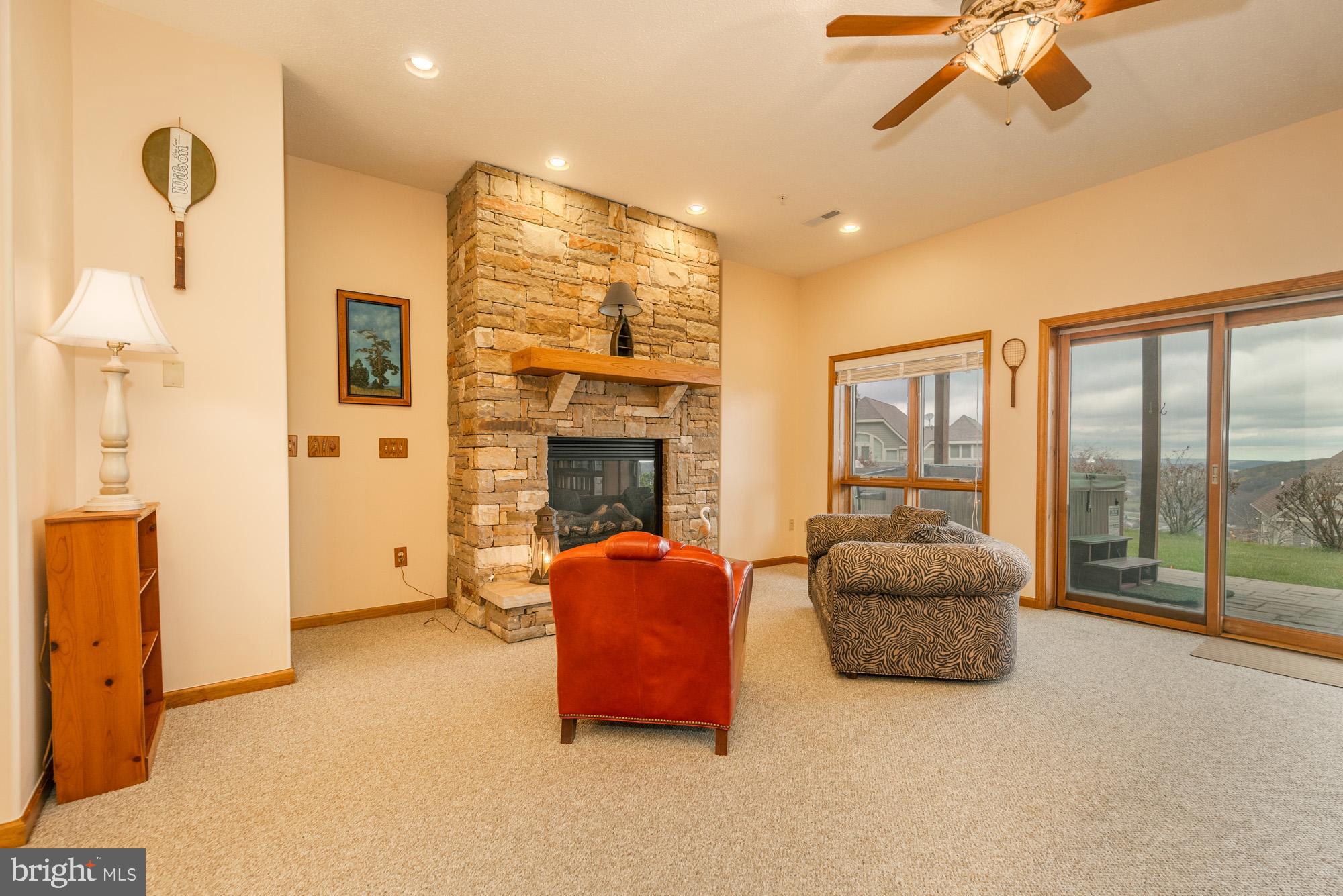 OVERLOOK MNT VILLAS - Residential