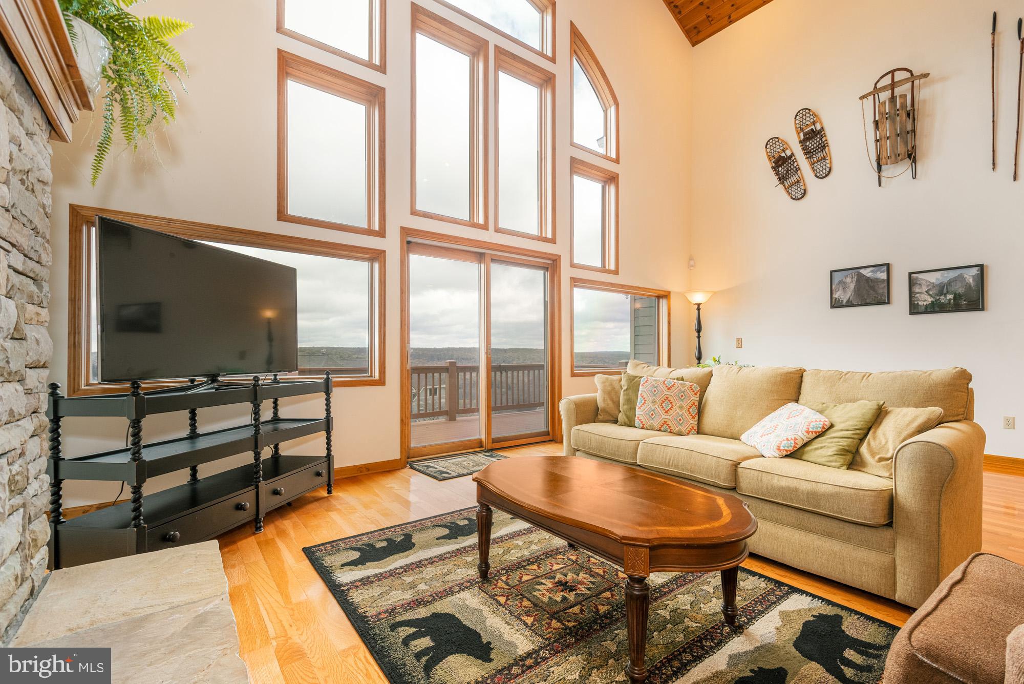 OVERLOOK MNT VILLAS - Residential