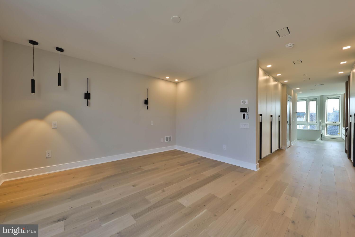 SOCIETY HILL - Residential
