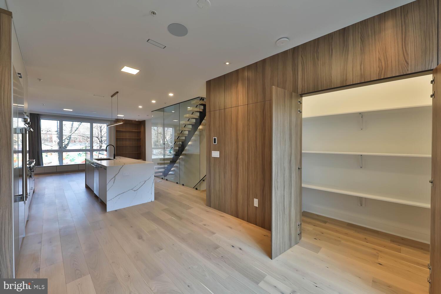 SOCIETY HILL - Residential