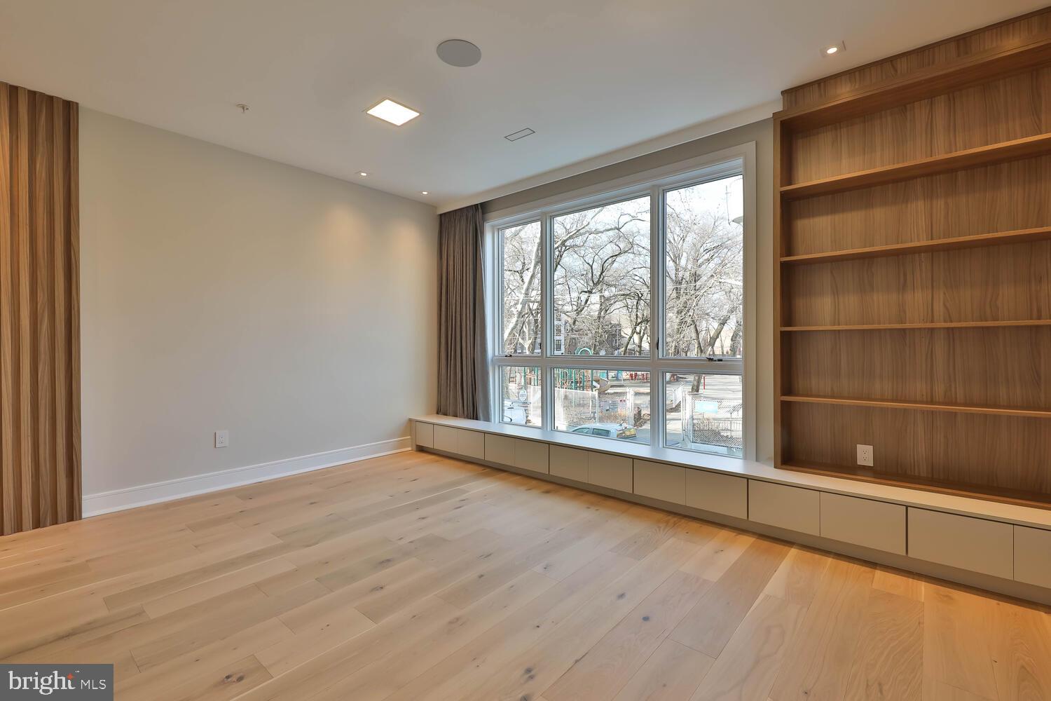 SOCIETY HILL - Residential