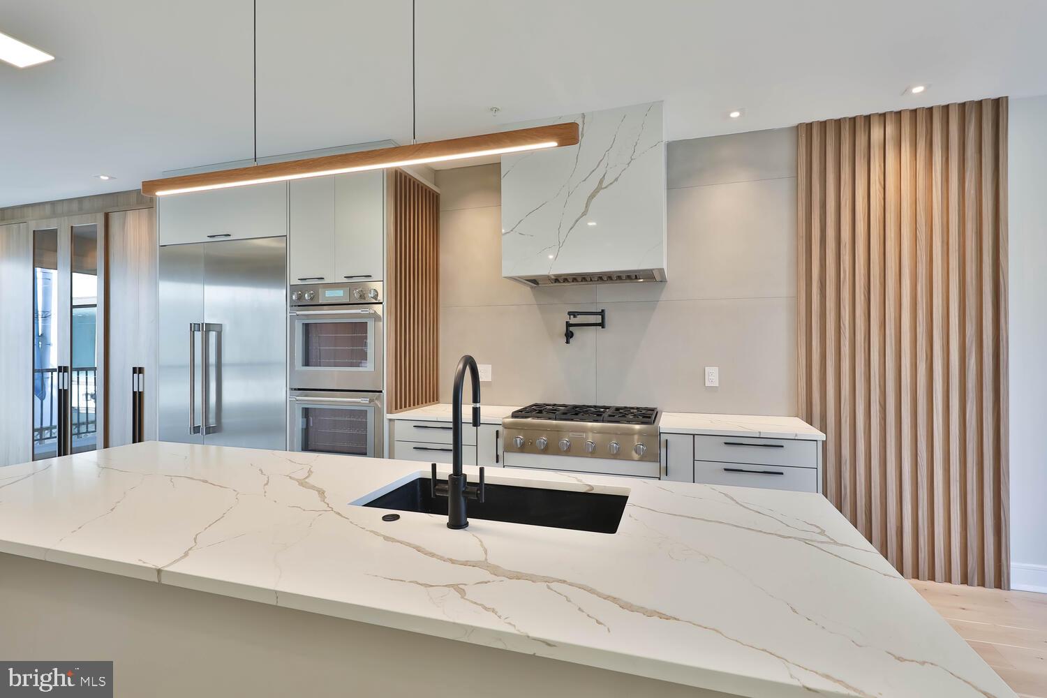 SOCIETY HILL - Residential