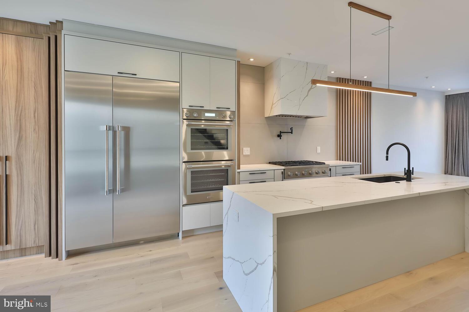 SOCIETY HILL - Residential