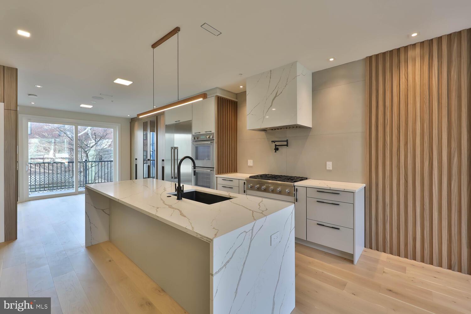 SOCIETY HILL - Residential