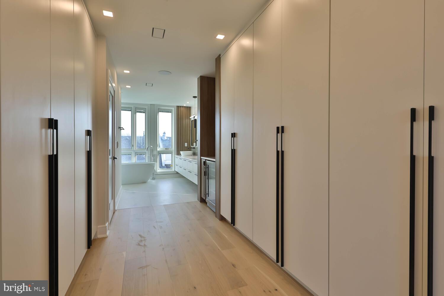 SOCIETY HILL - Residential