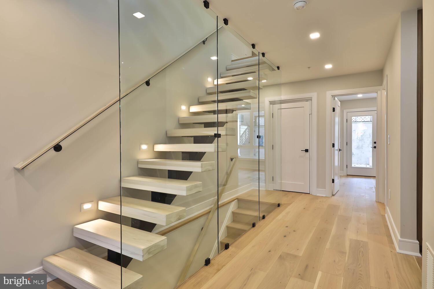 SOCIETY HILL - Residential