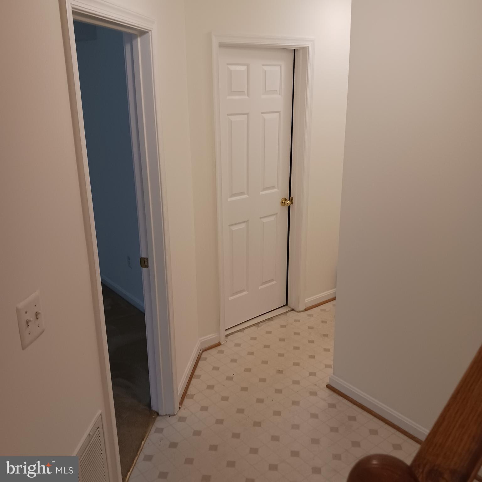 THE HIDEAWAY AT OLD ADMIRAL - Residential Lease