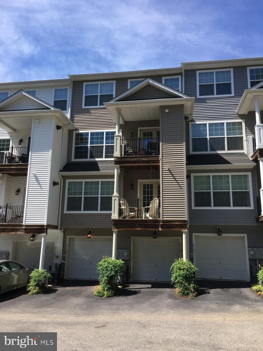 THE HIDEAWAY AT OLD ADMIRAL - Residential Lease