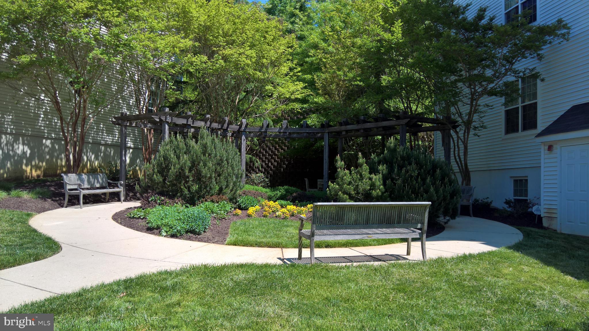 THE HIDEAWAY AT OLD ADMIRAL - Residential Lease