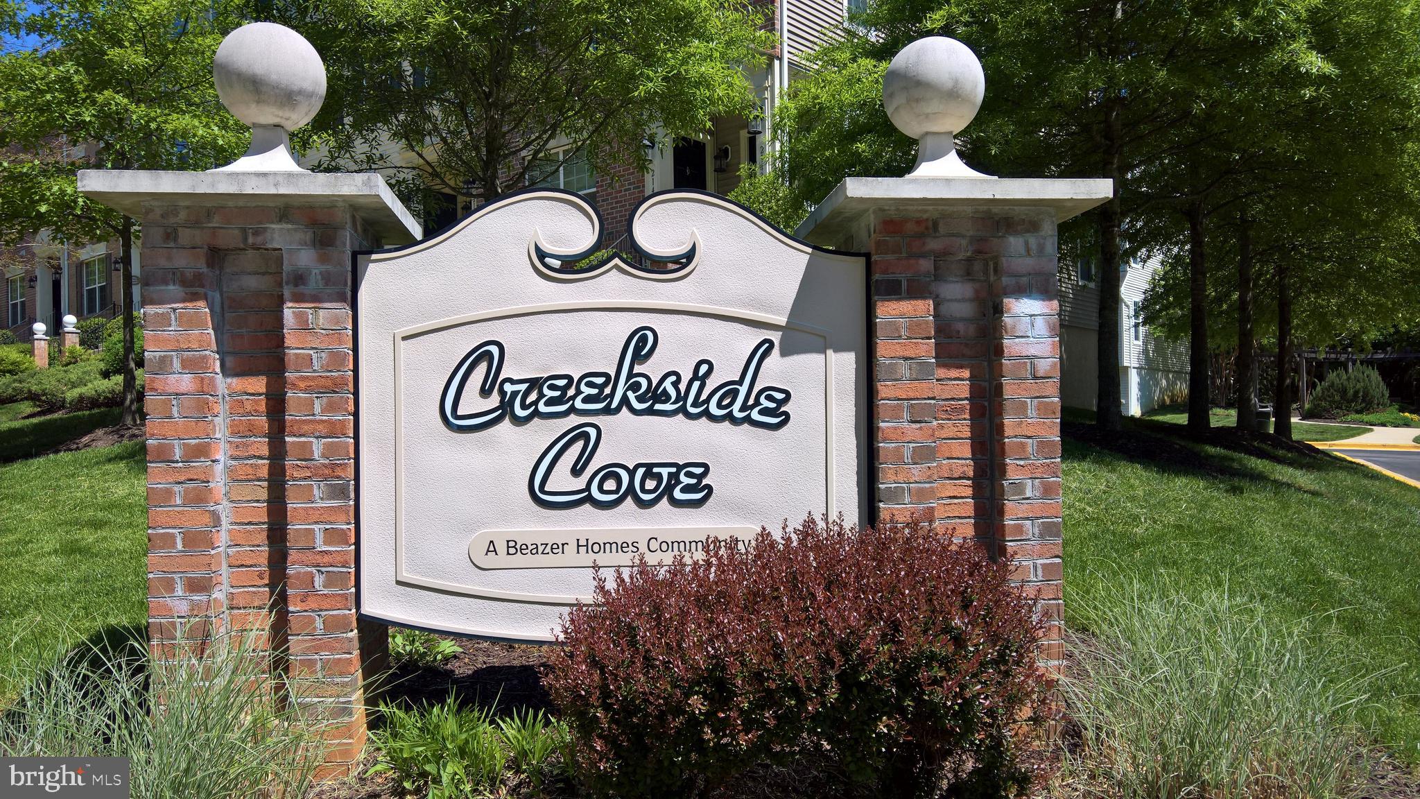 THE HIDEAWAY AT OLD ADMIRAL - Residential Lease