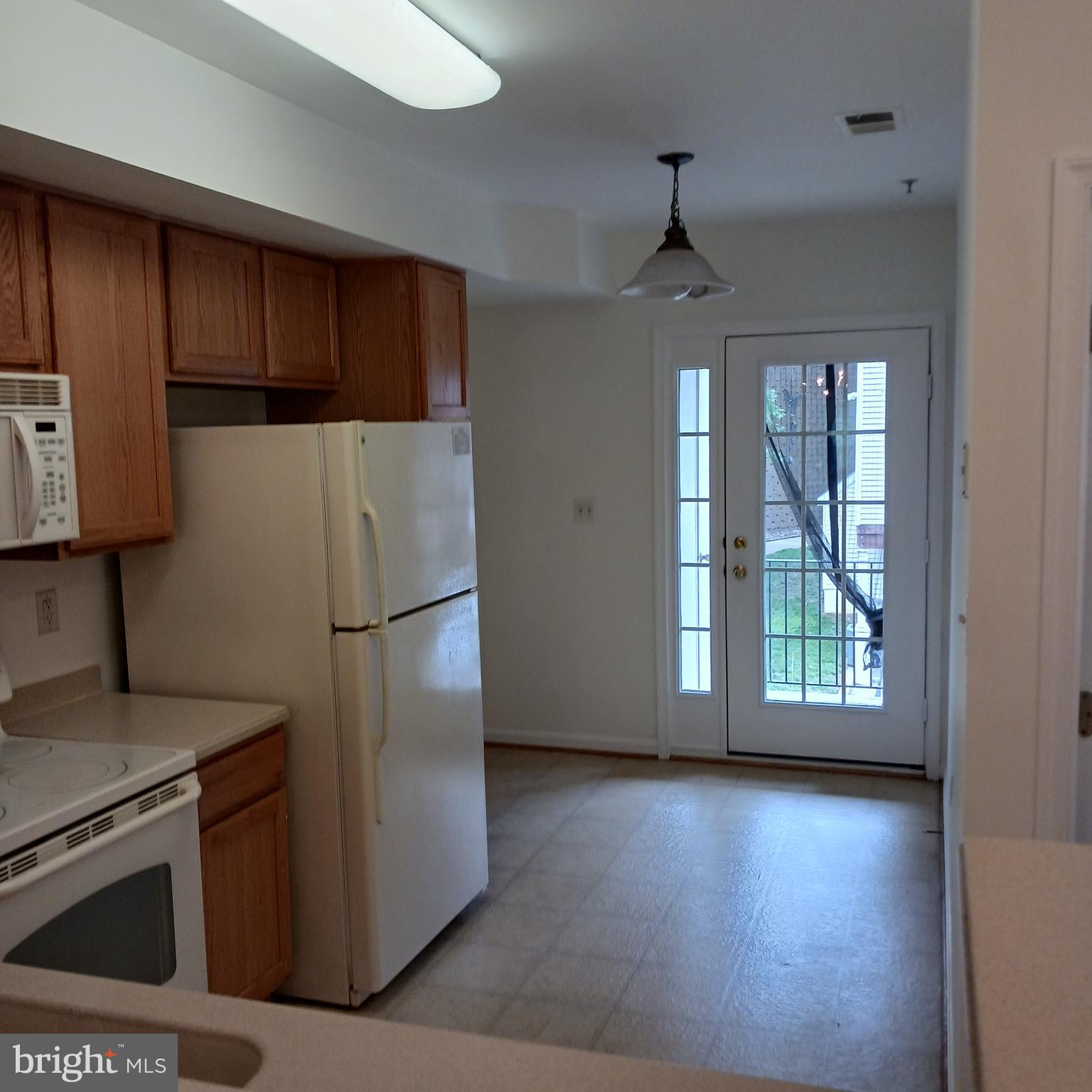 THE HIDEAWAY AT OLD ADMIRAL - Residential Lease