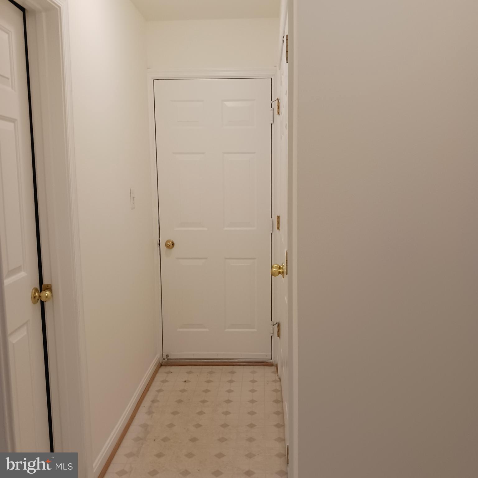 THE HIDEAWAY AT OLD ADMIRAL - Residential Lease