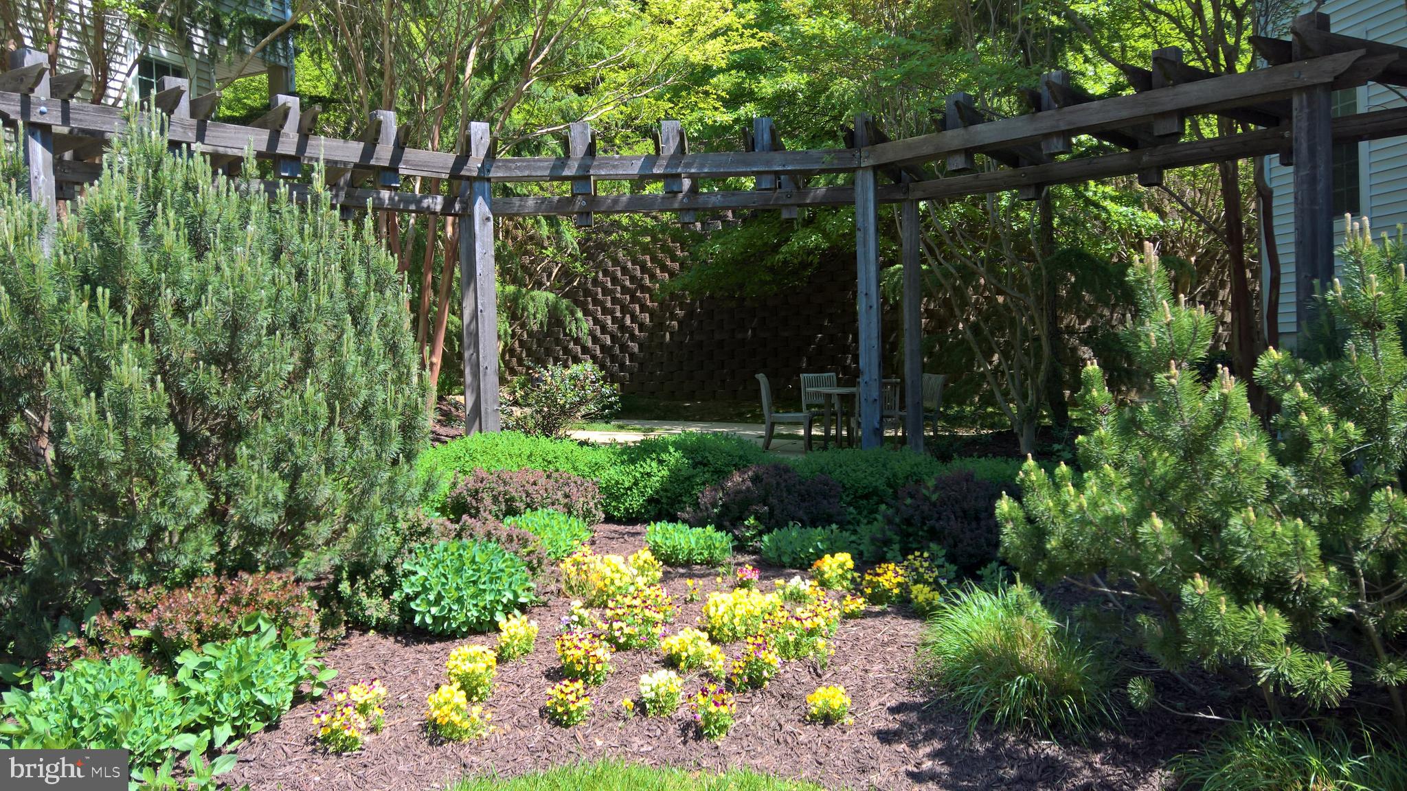 THE HIDEAWAY AT OLD ADMIRAL - Residential Lease