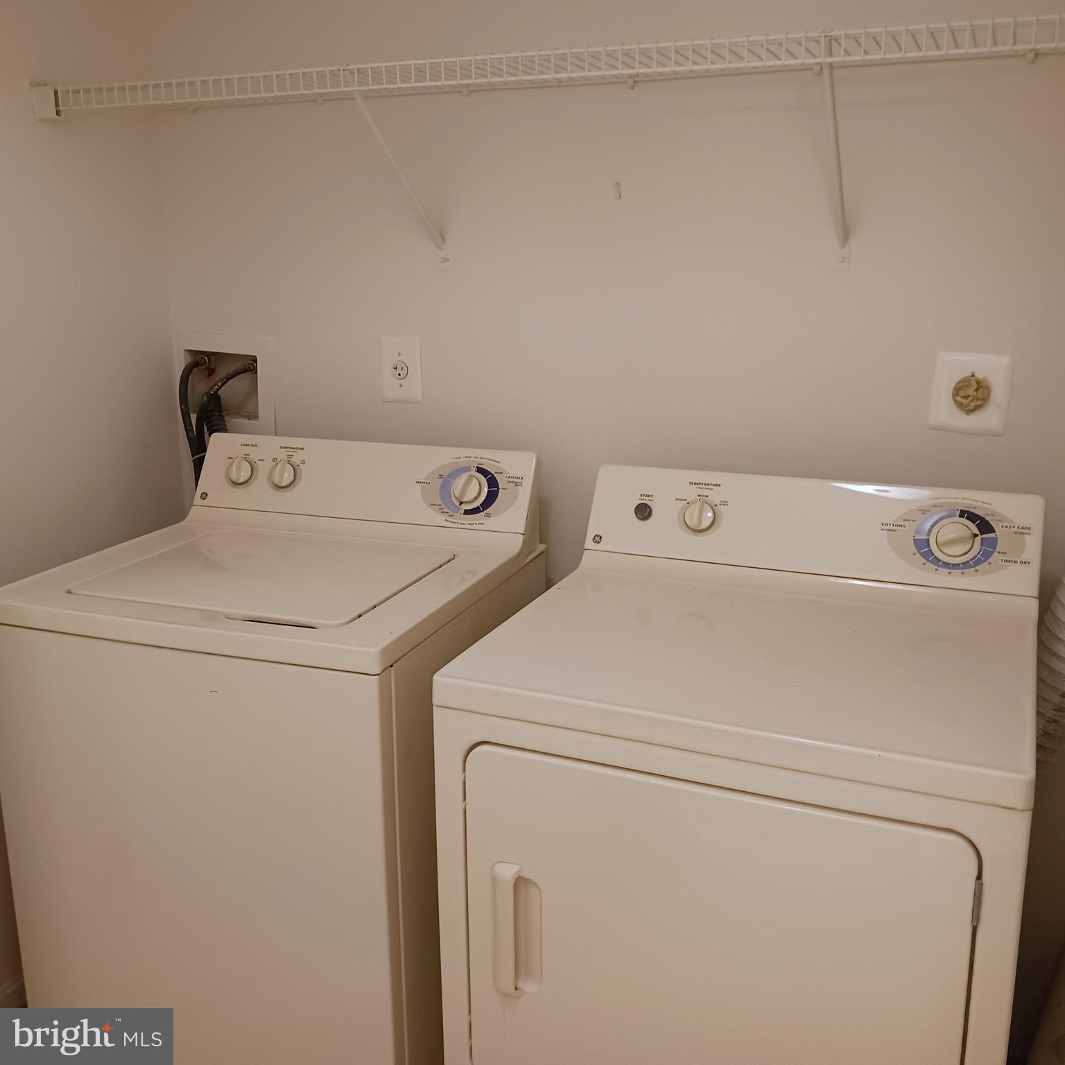 THE HIDEAWAY AT OLD ADMIRAL - Residential Lease