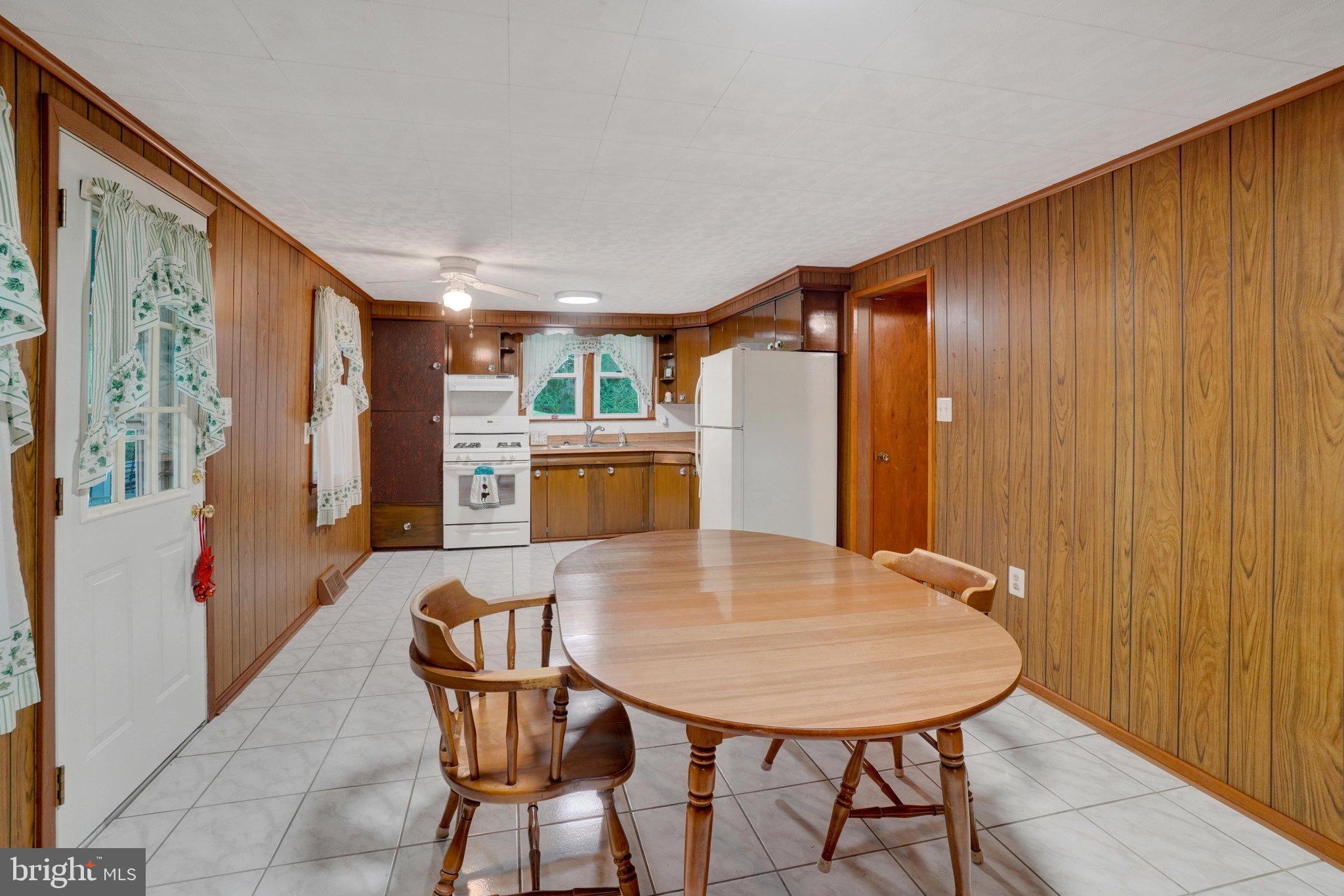 375 CLOVERLEAF ROAD