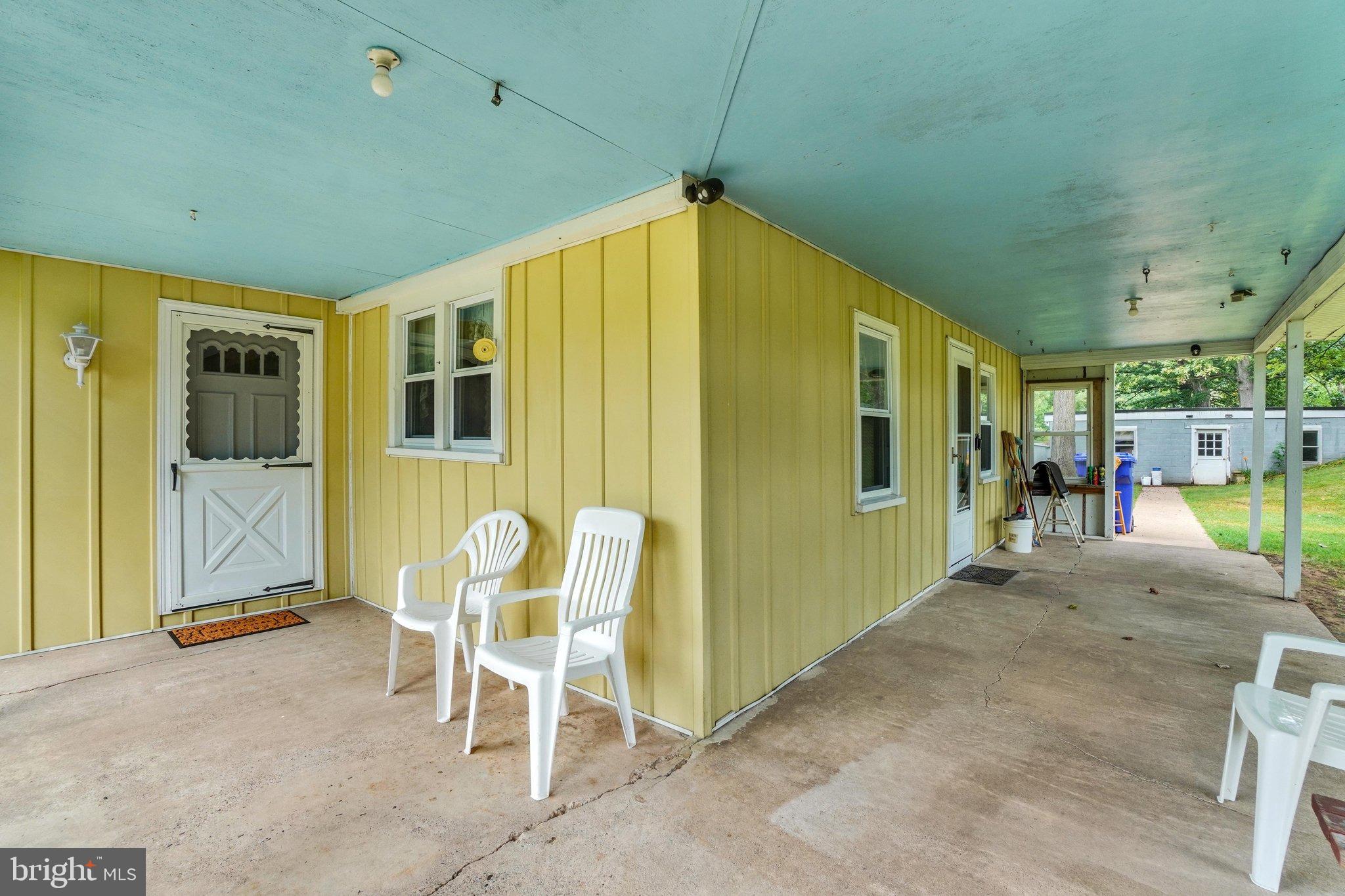 375 CLOVERLEAF ROAD