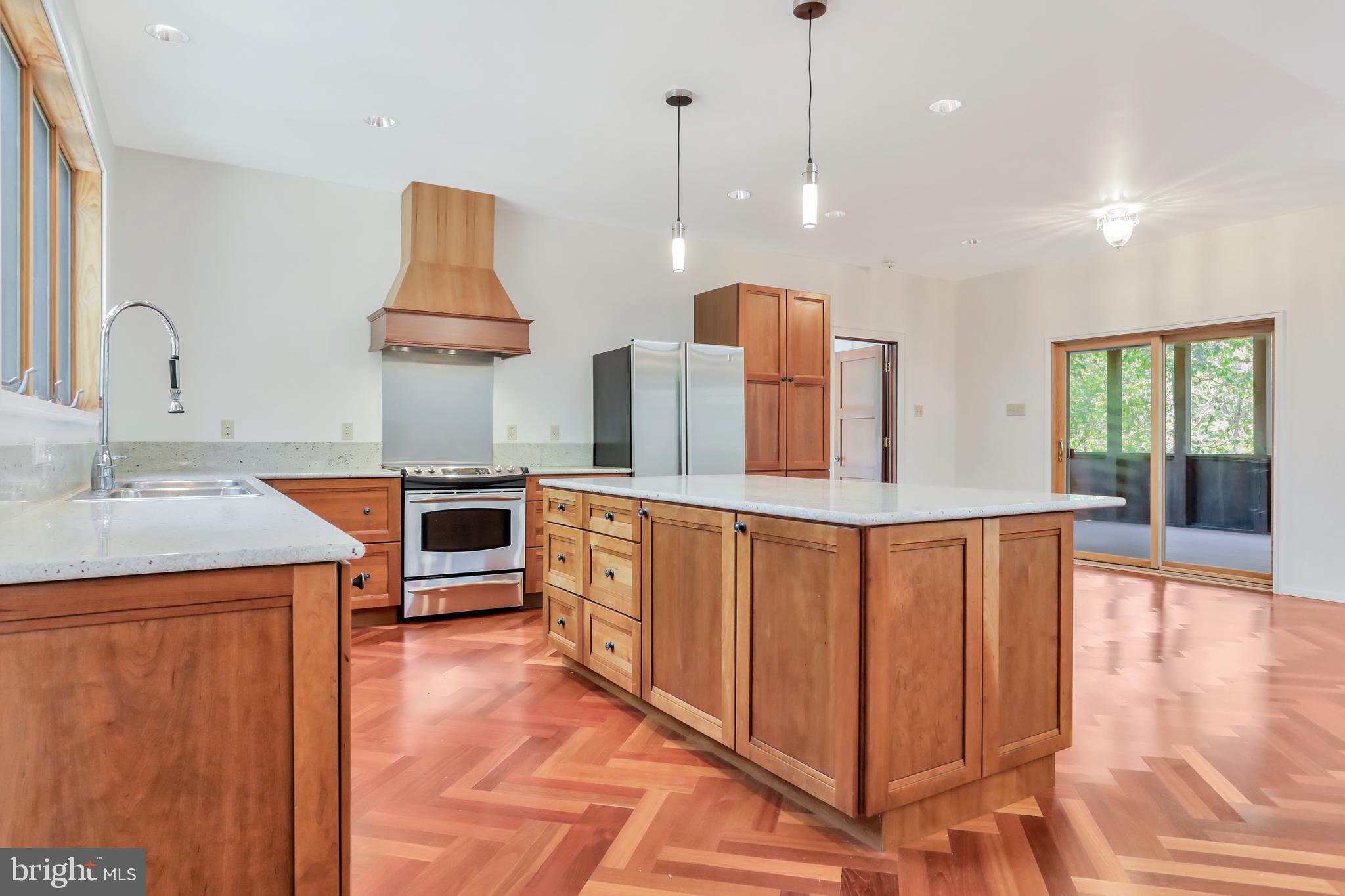 RIVER RIDGE - Residential