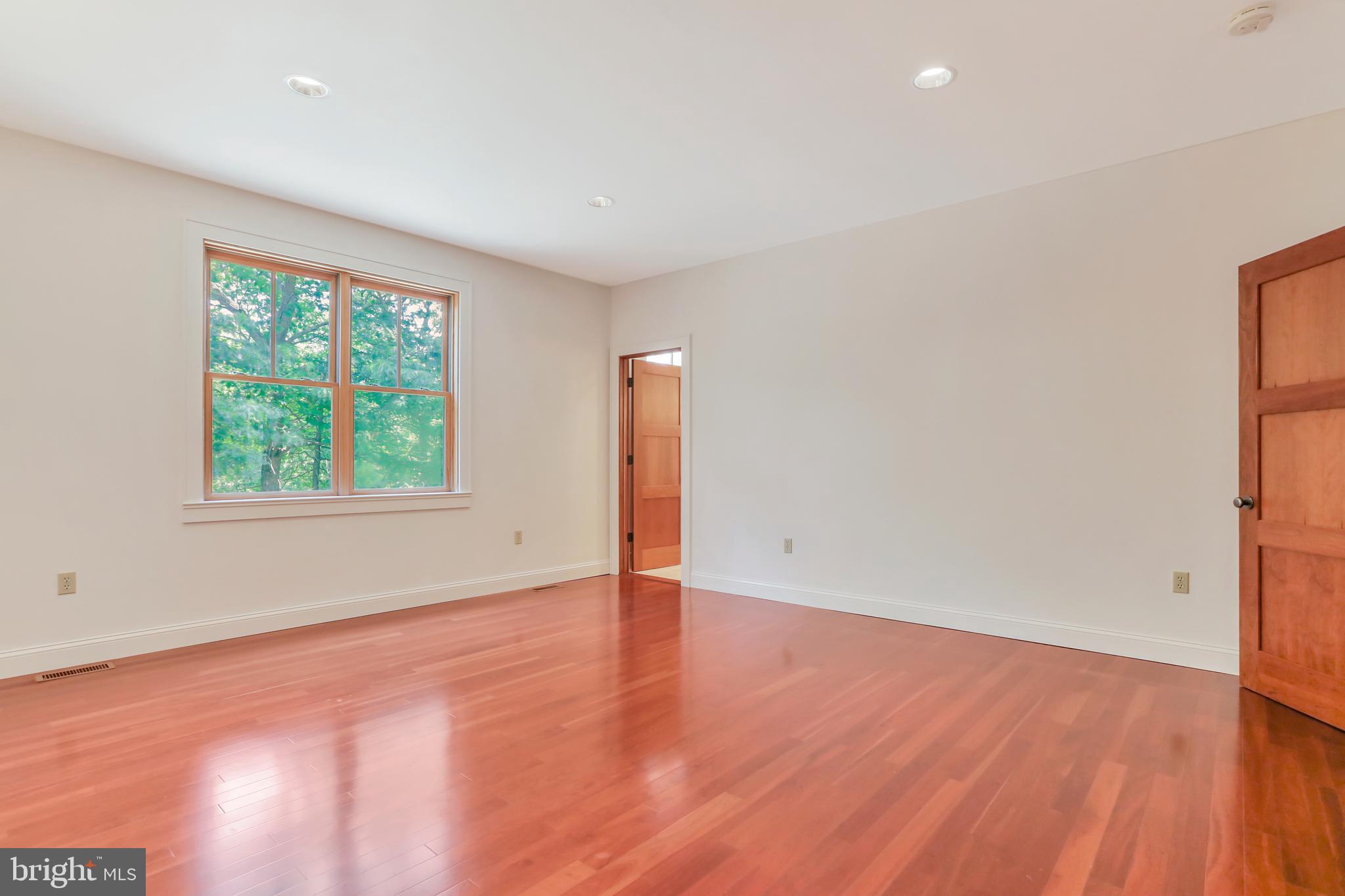 RIVER RIDGE - Residential