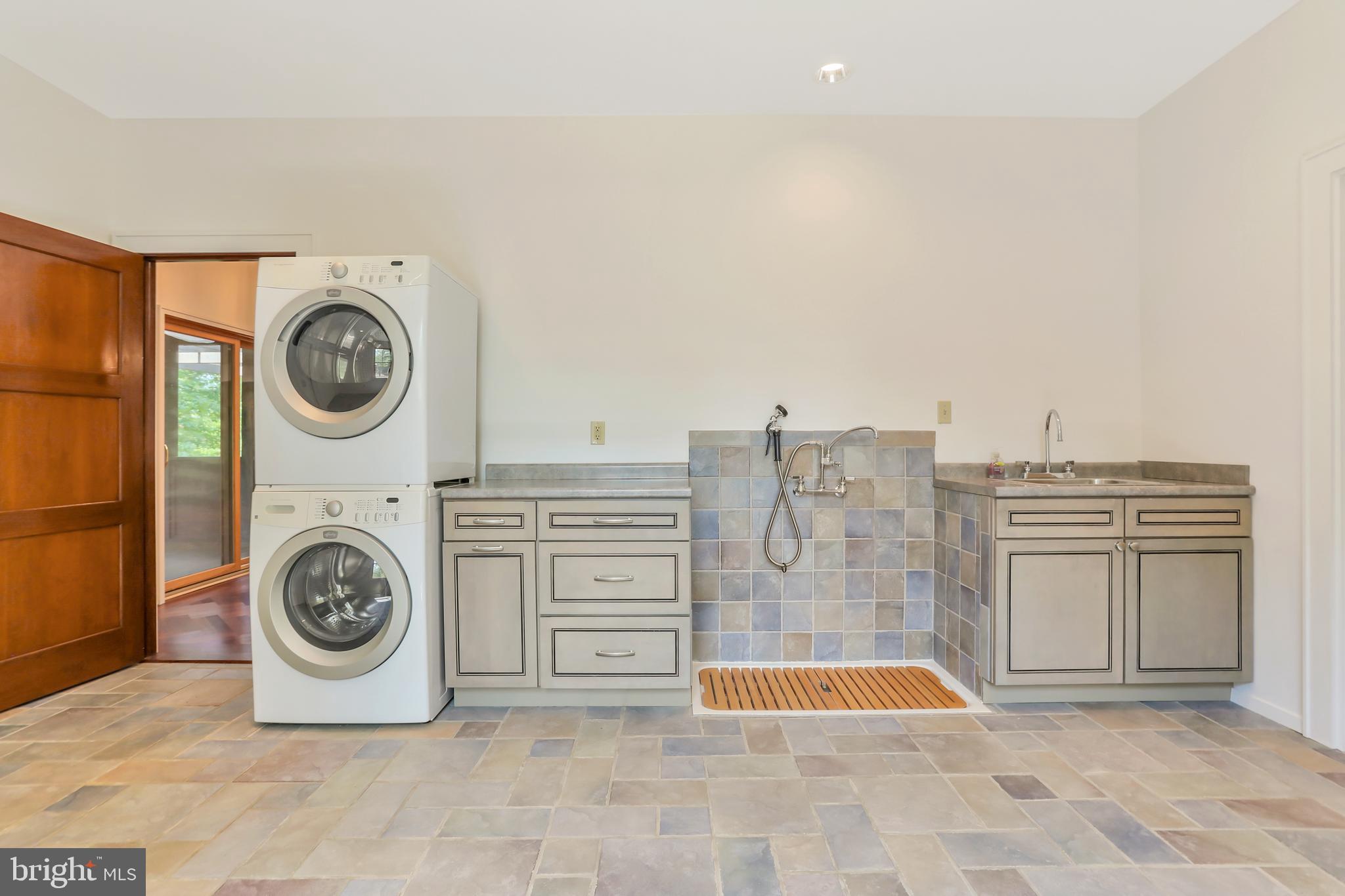 RIVER RIDGE - Residential