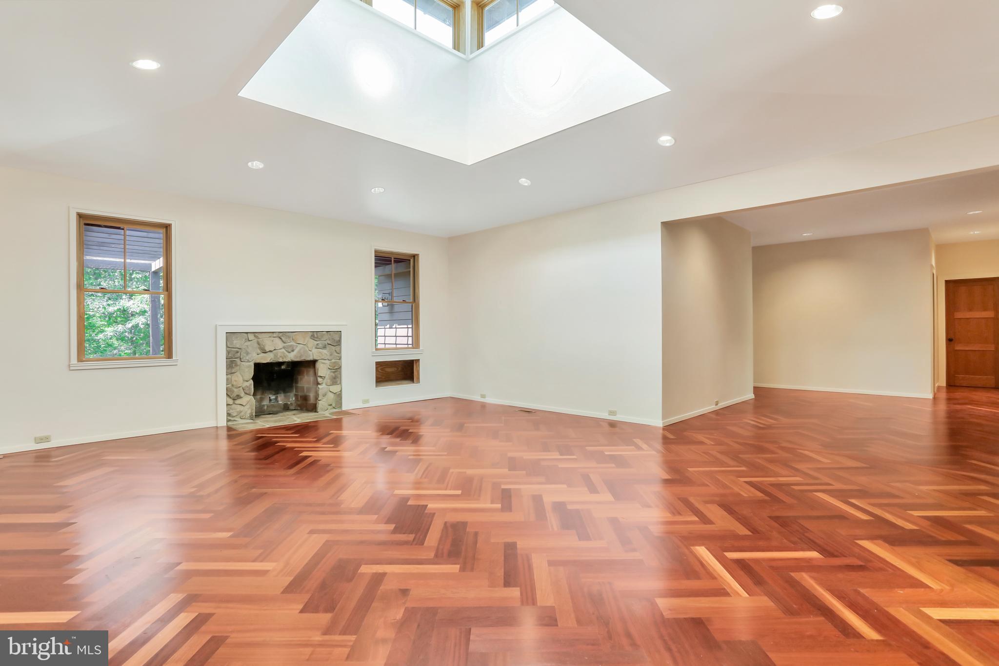 RIVER RIDGE - Residential