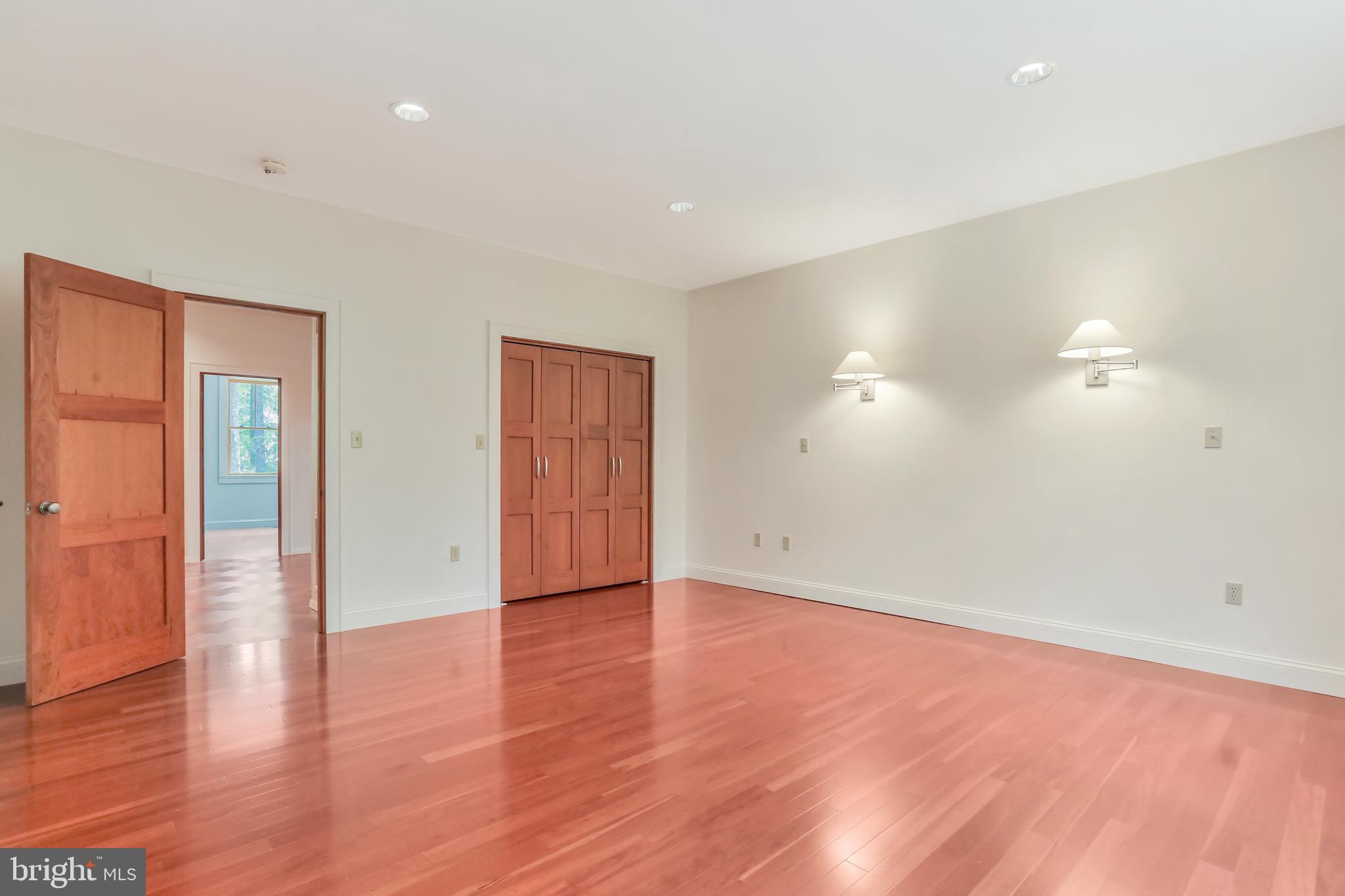 RIVER RIDGE - Residential