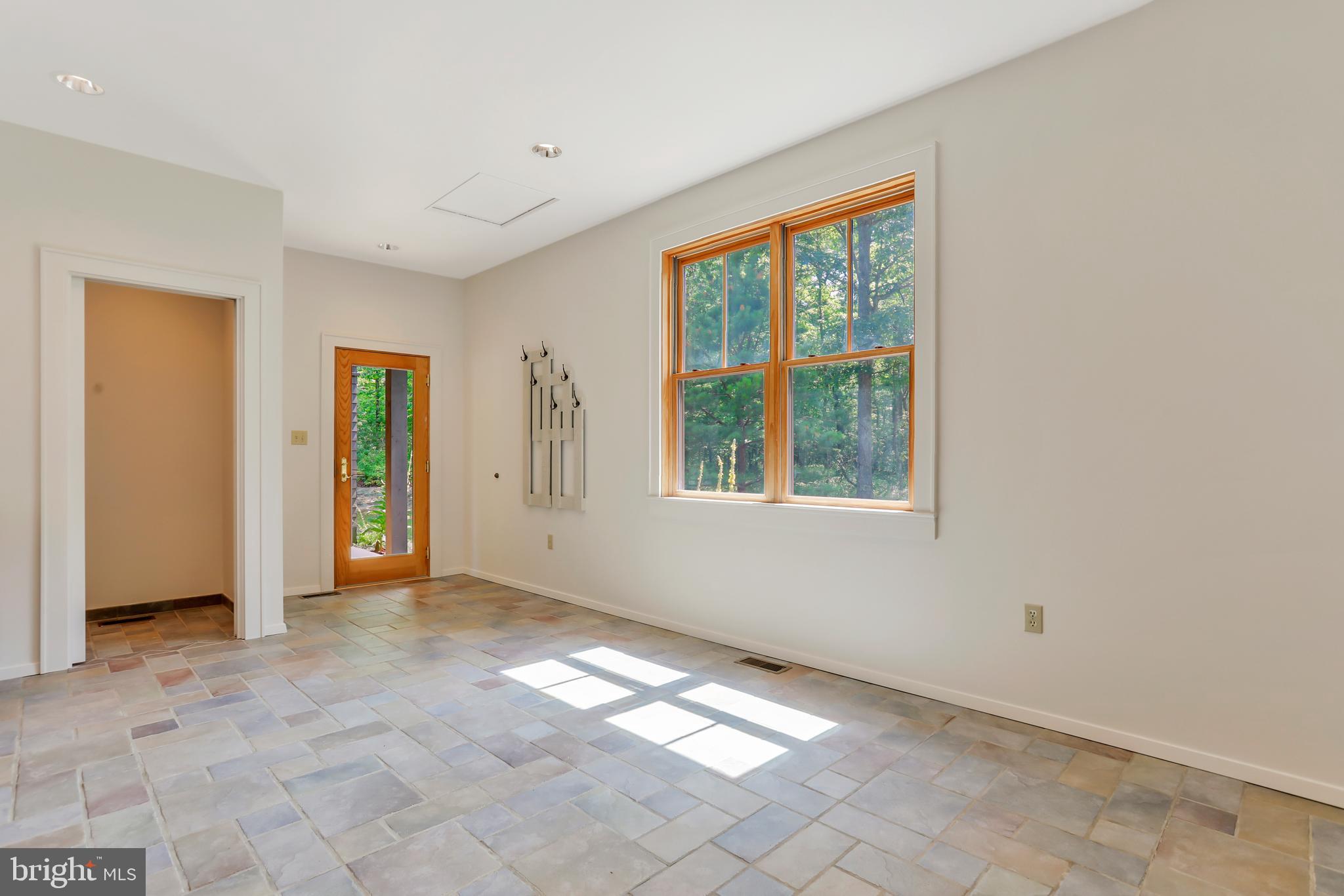 RIVER RIDGE - Residential