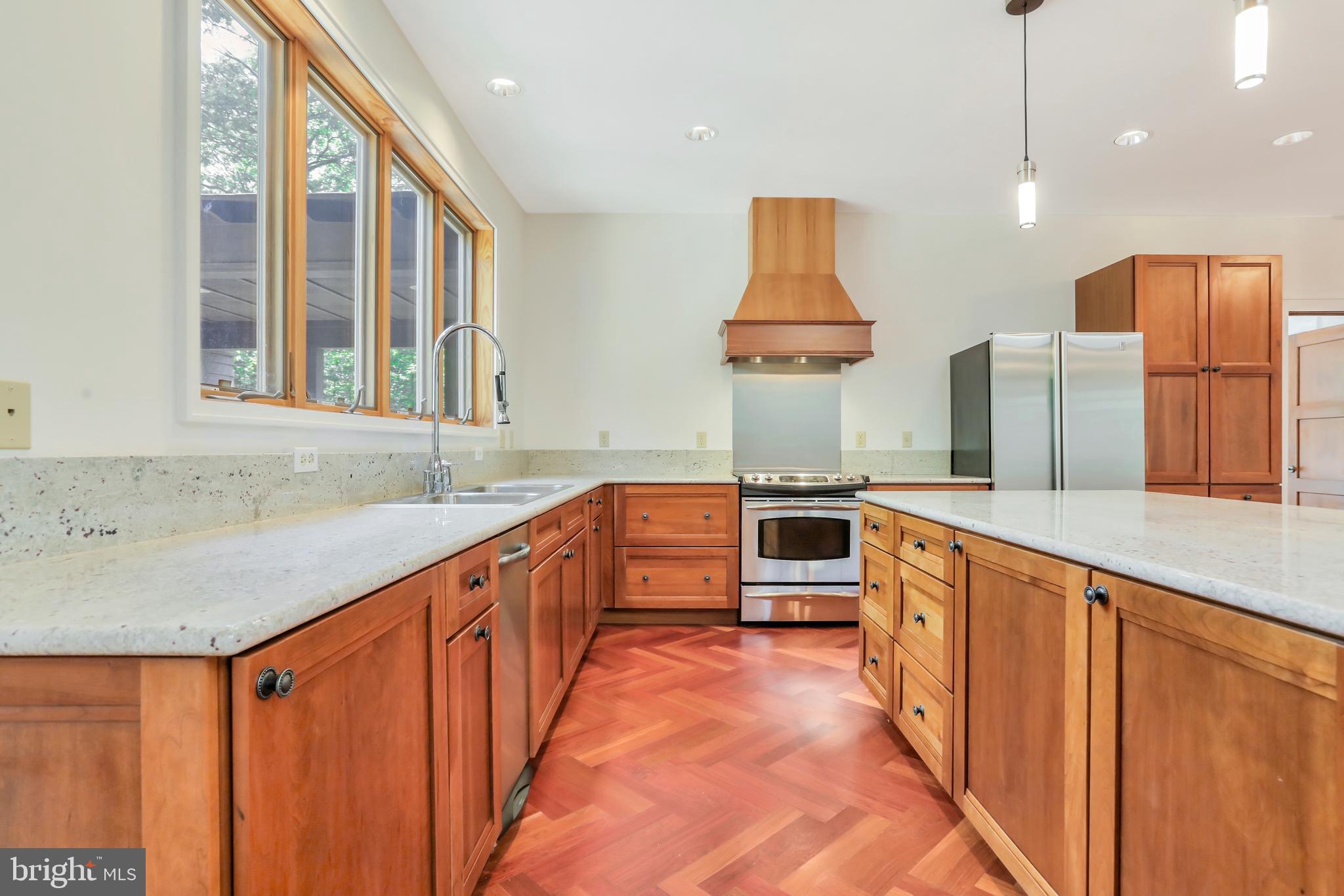 RIVER RIDGE - Residential