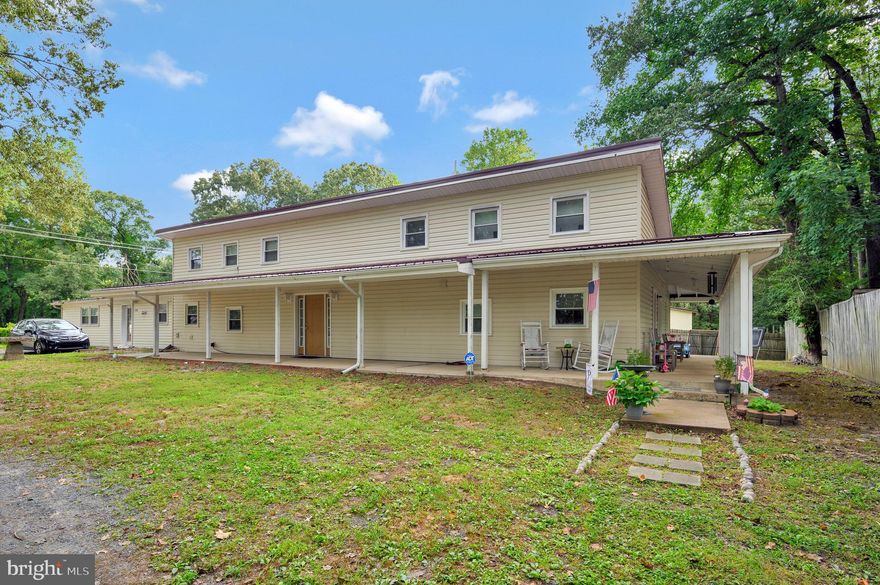 FANTASTIC OPPORTUNITY TO PURCHASE 2 RENTAL UNITS ON OVER 2  1/4 ACRES. ALL UNITS CURRENTLY OCCUPIED. $3,200 A MONTH IN GROSS RENT. PERFECT LOCATION IN NORTH STAFFORD. ALL UNITS HAVE SEPARATE ELECTRIC METERS. AMPLE PARKING. CURRENT LEASES WILL HAVE TO BE HONORED WITH ANY OFFER. 2 UNITS HAVE LONG TERM LEASES. 1 UNIT IS MONTH TO MONTH. PRIVATE SETTING WITH BEAUTIFUL MATURE TREES AND OPEN SPACE. 3 CAR DETACHED GARAGE.