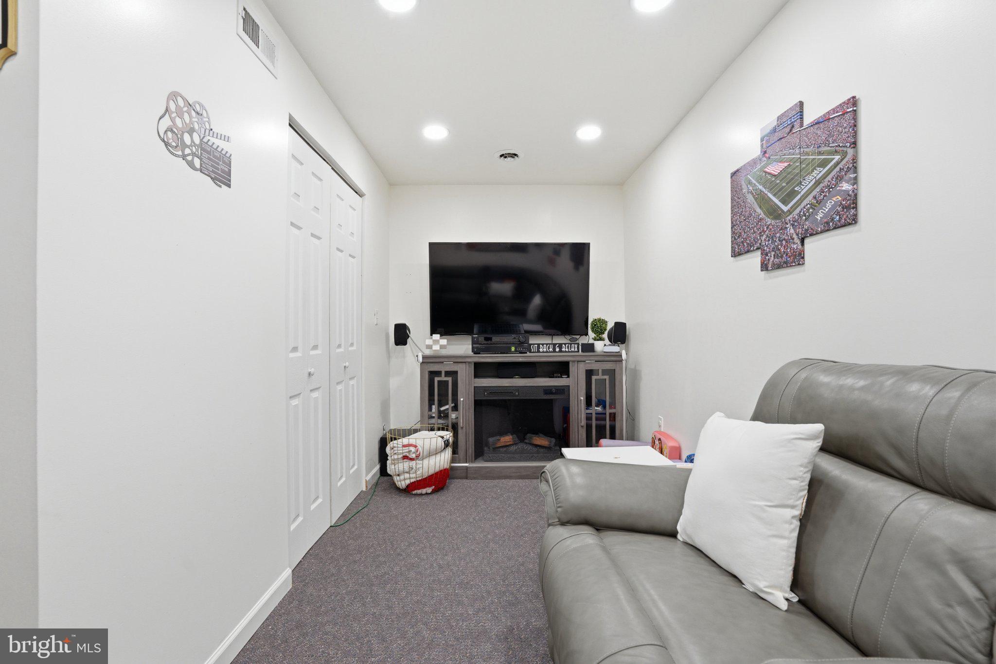 FREEMANSBURG - Residential