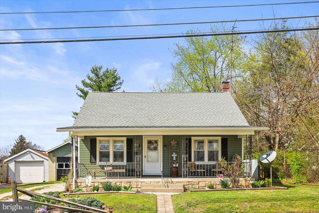 Photo of 318 W High Street, NEW OXFORD, PA 17350 (MLS # PAAD2022734)