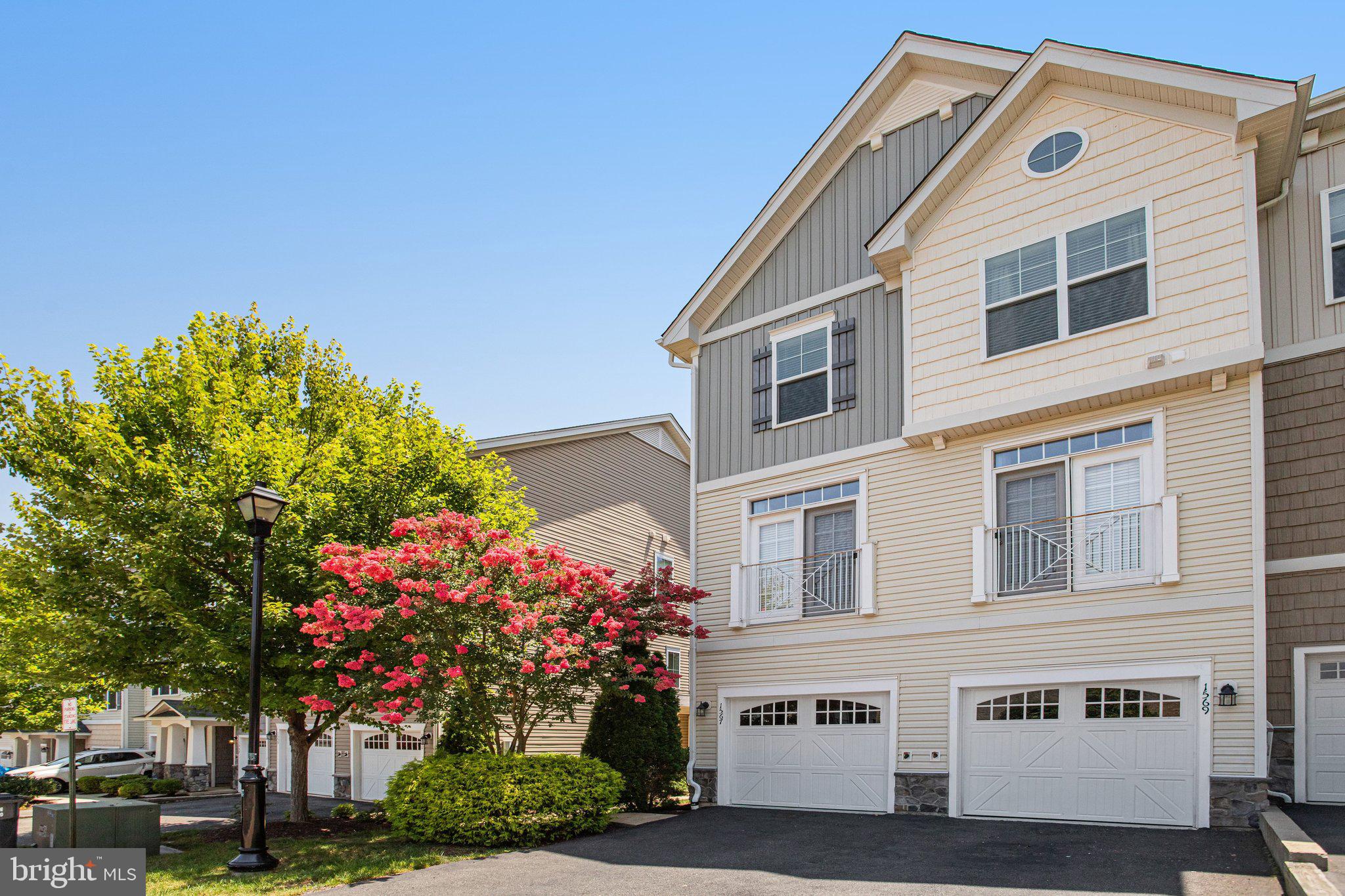 1567 RENATE DRIVE