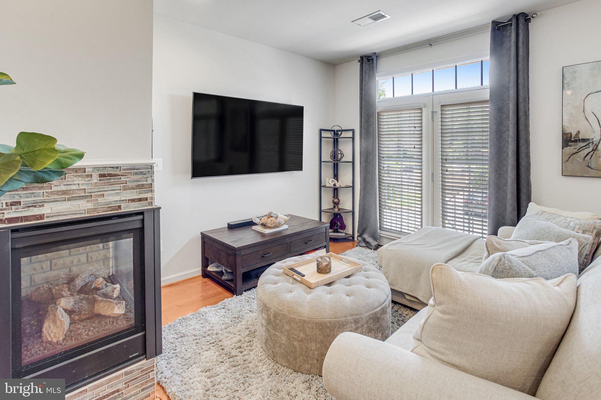 1567 RENATE DRIVE