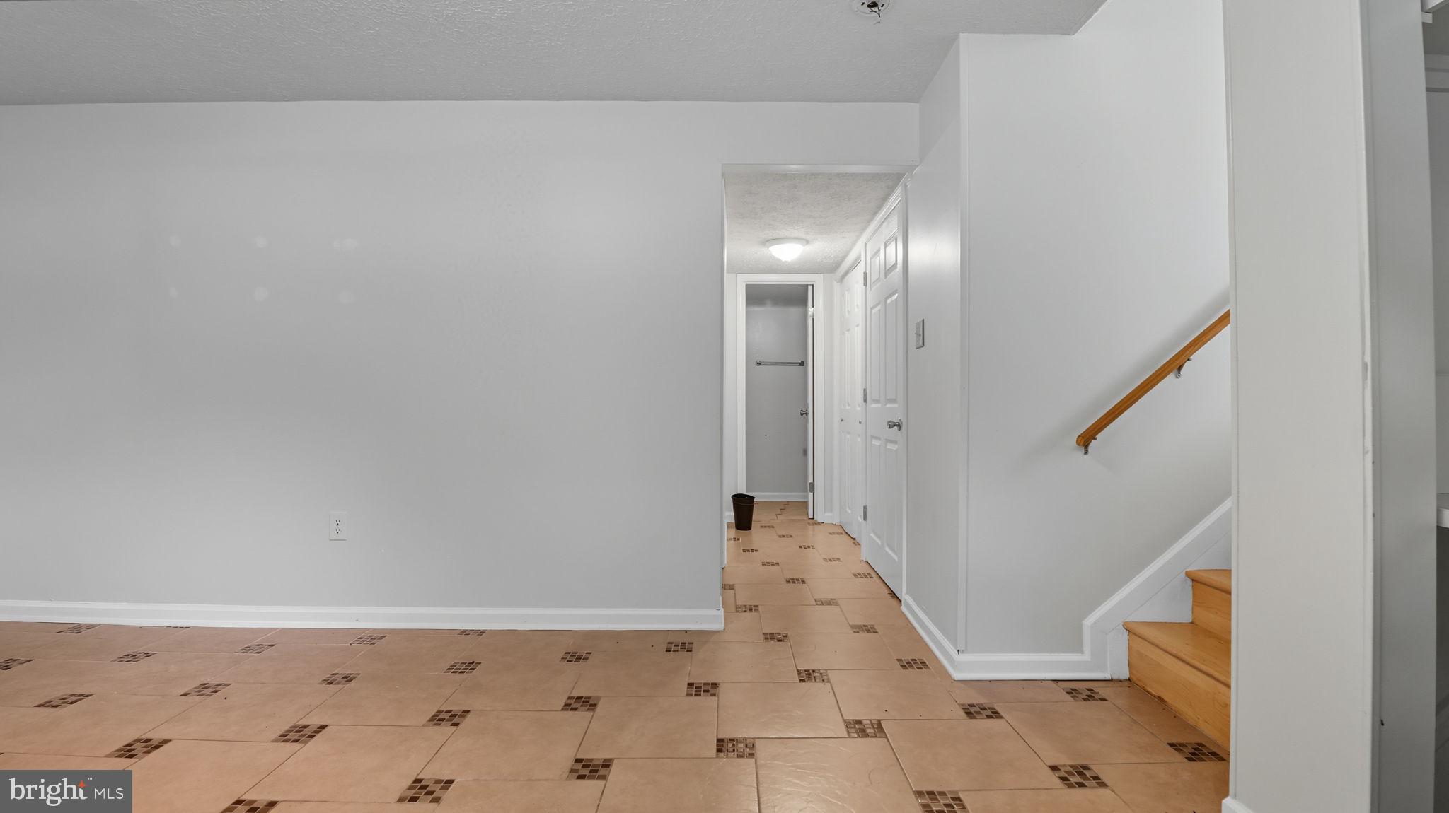 HOLLAWAY ESTATES - Residential Lease