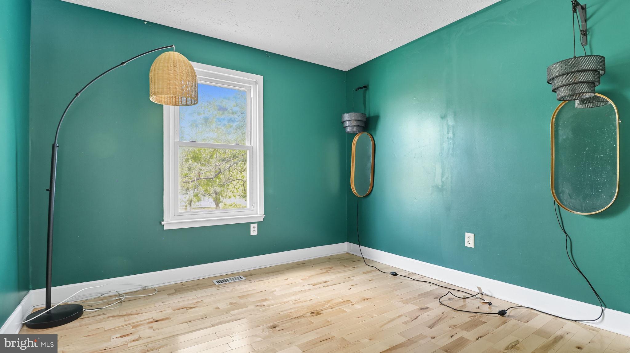 HOLLAWAY ESTATES - Residential Lease