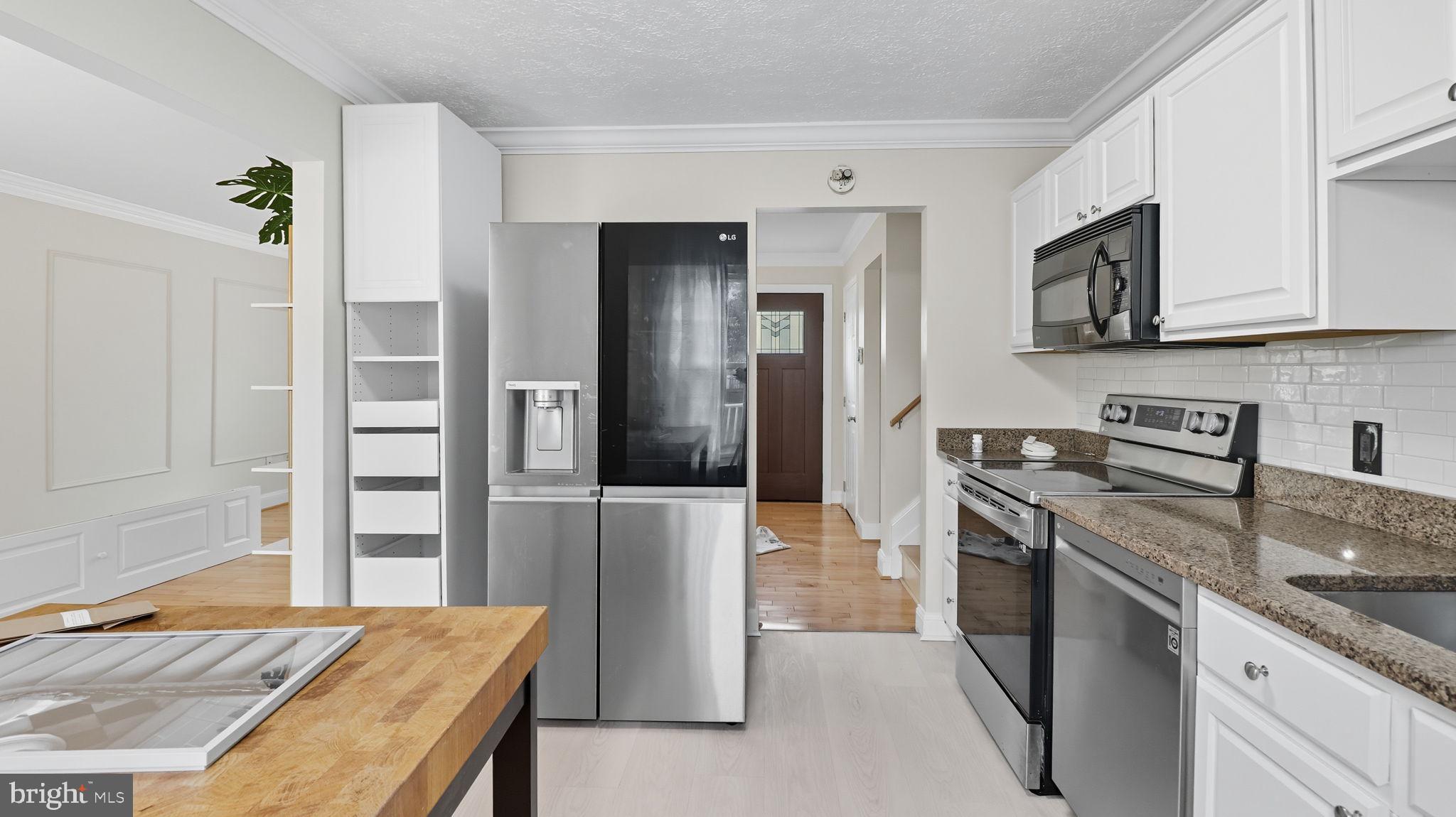 HOLLAWAY ESTATES - Residential Lease