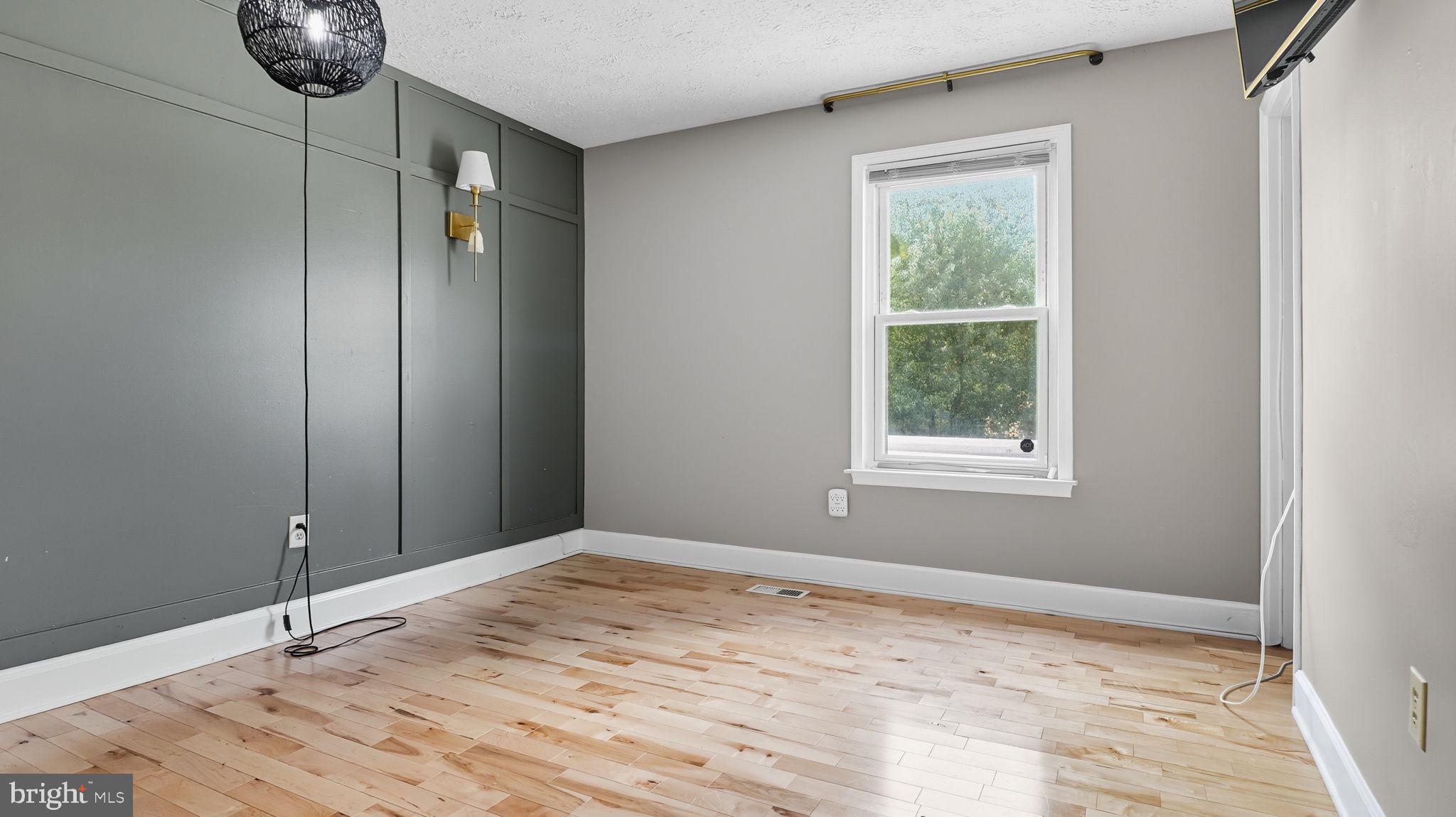 HOLLAWAY ESTATES - Residential Lease