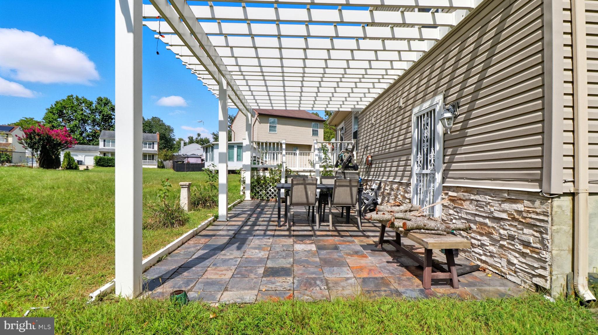 HOLLAWAY ESTATES - Residential Lease