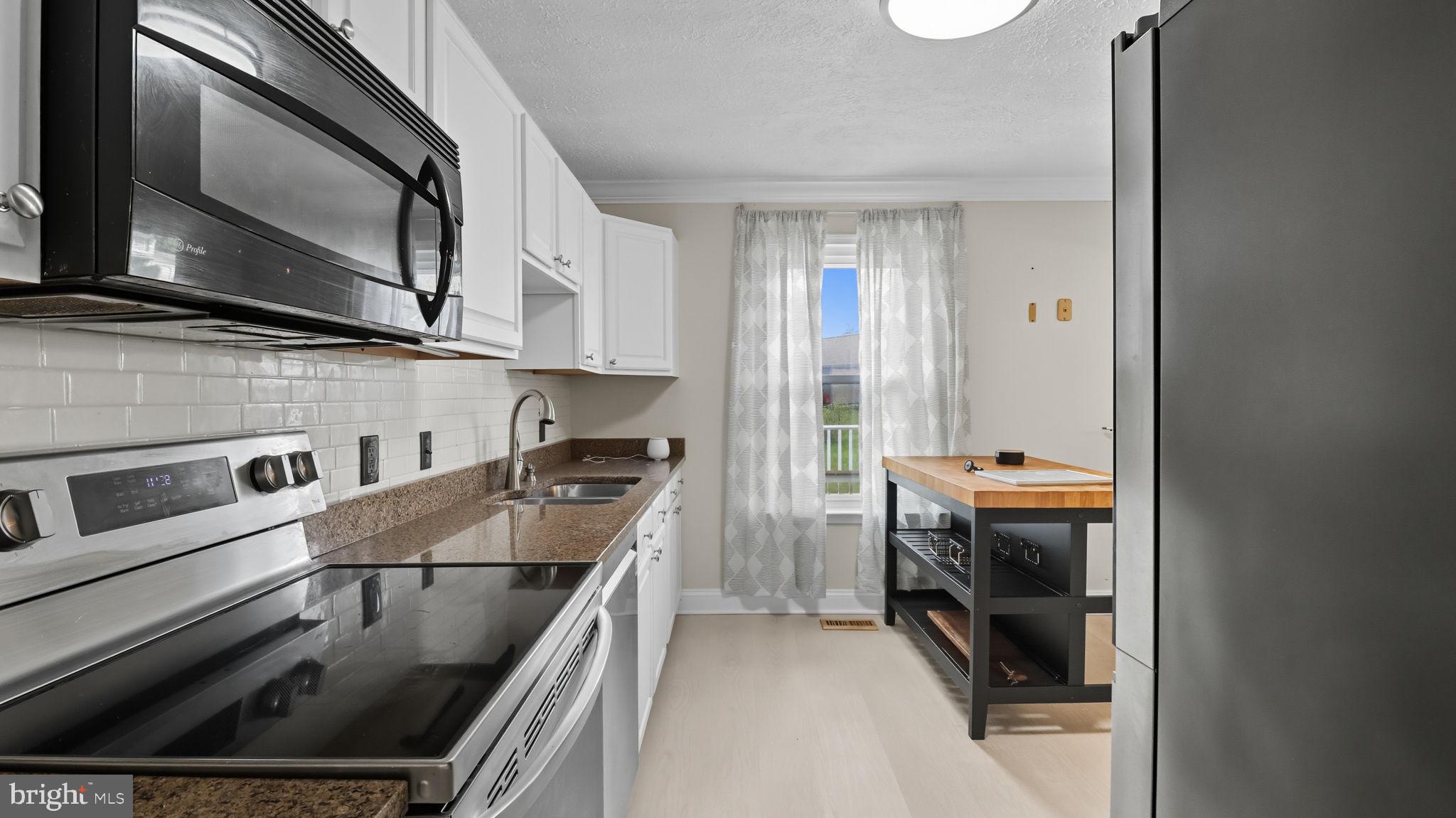 HOLLAWAY ESTATES - Residential Lease