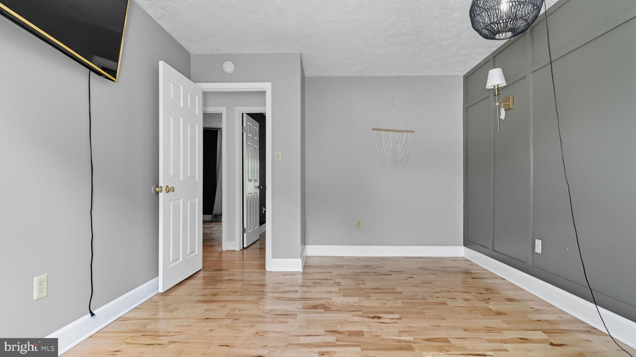 HOLLAWAY ESTATES - Residential Lease