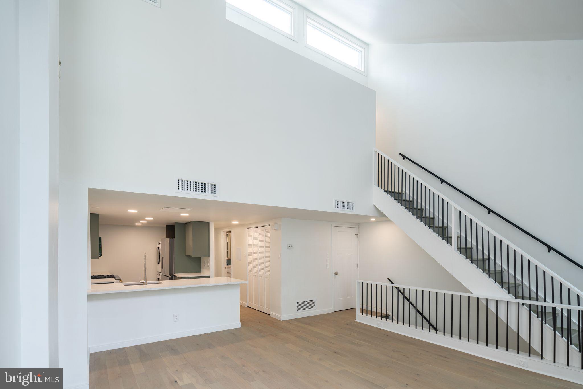 14 SAINT JAMES COURT