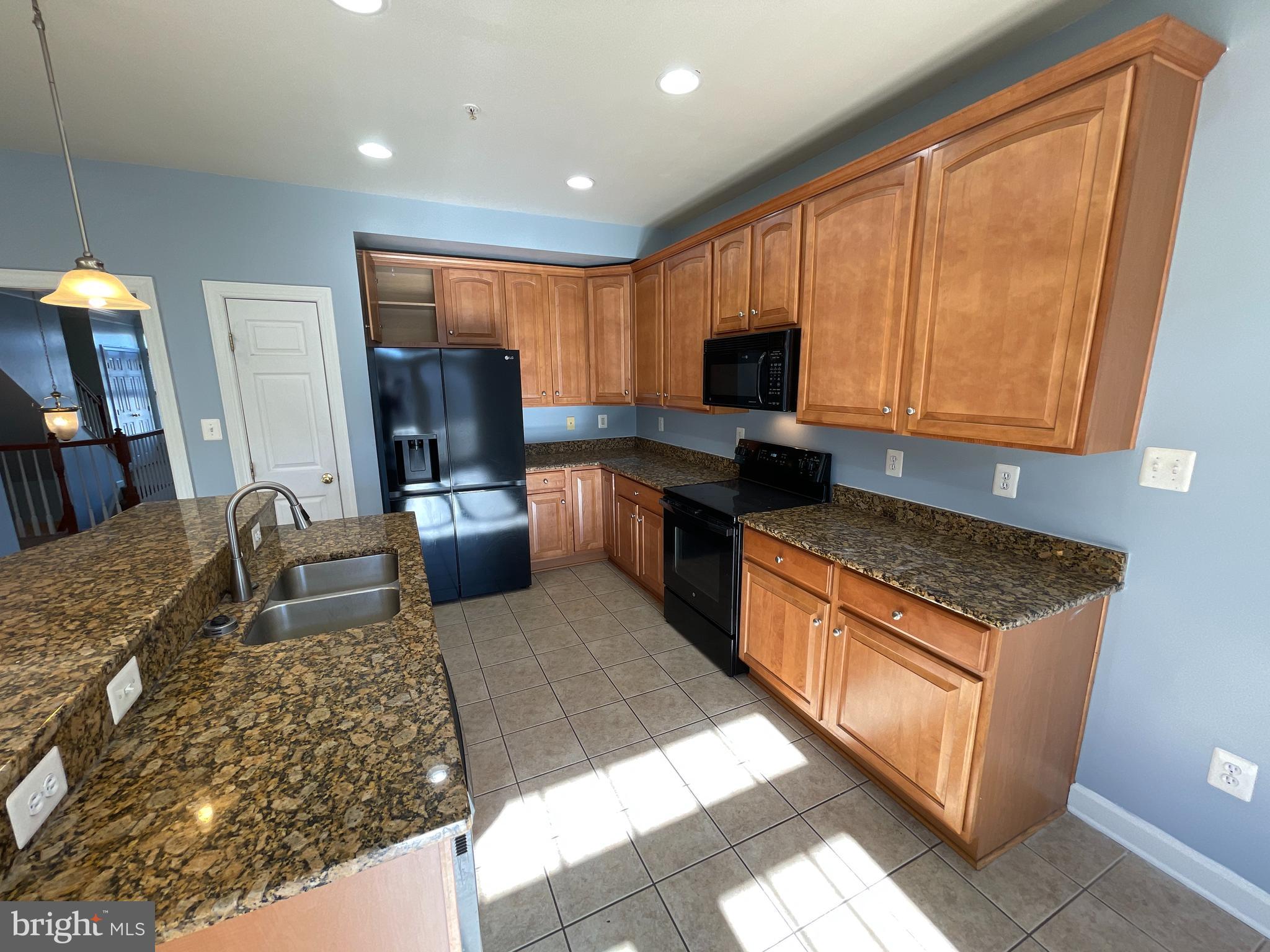 HIDDEN CREEK - Residential Lease