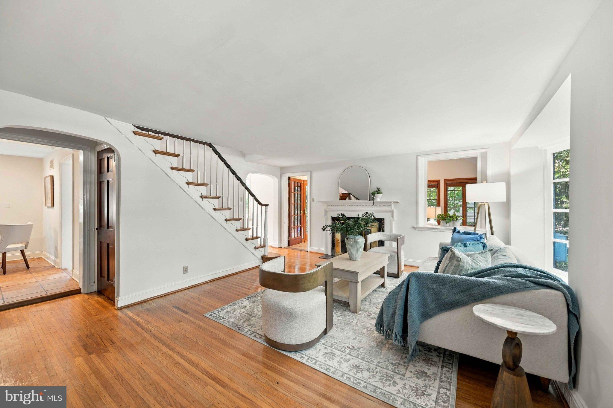 805 PARDEE LANE