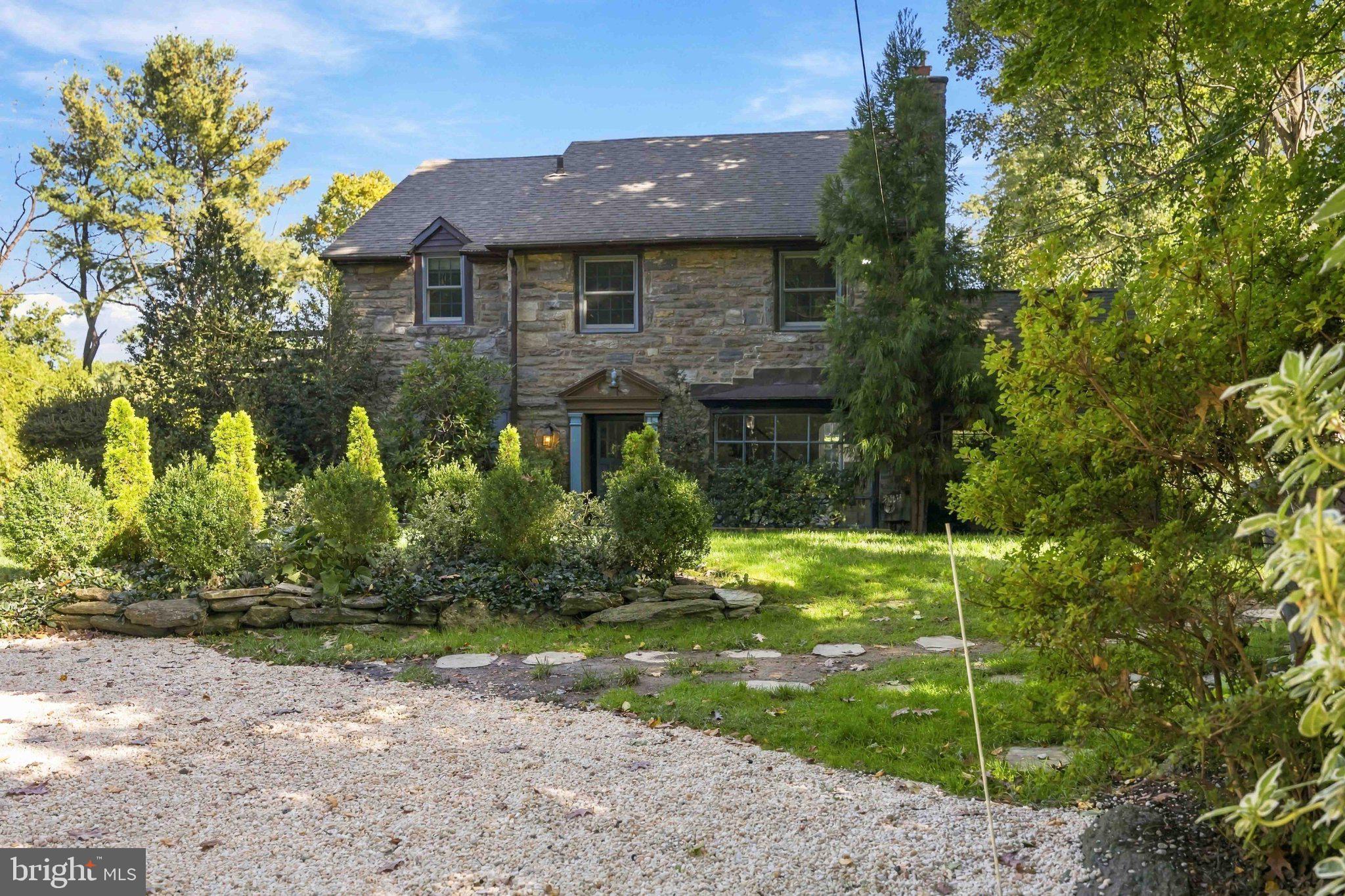 805 PARDEE LANE