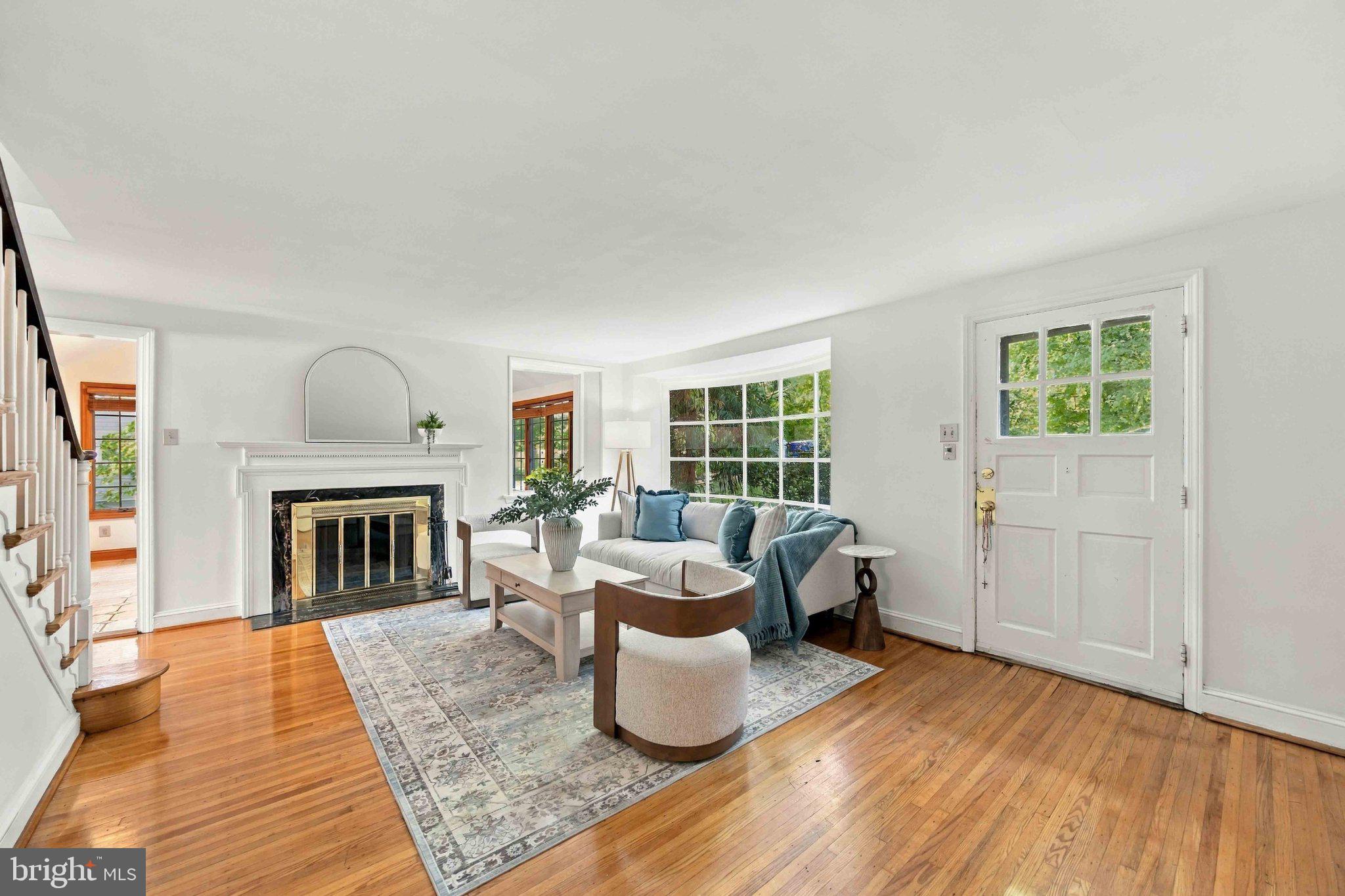 805 PARDEE LANE