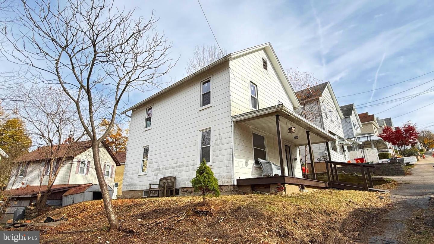 6 FERN AVE