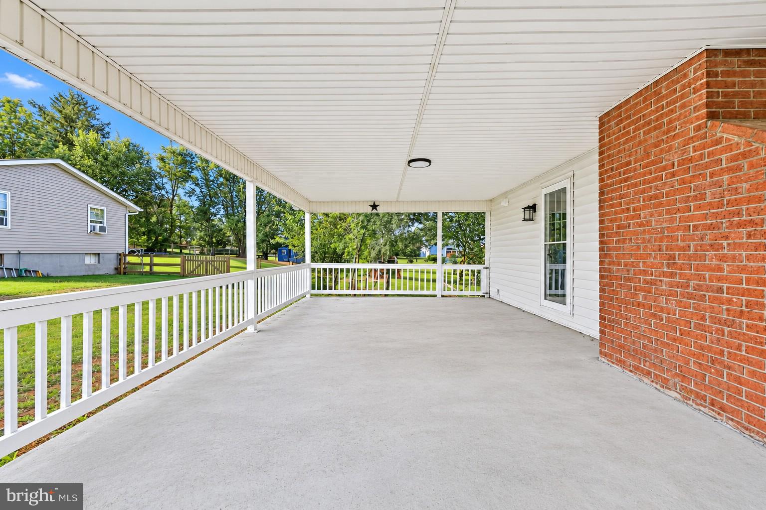 1422 TUSCAWILLA DRIVE