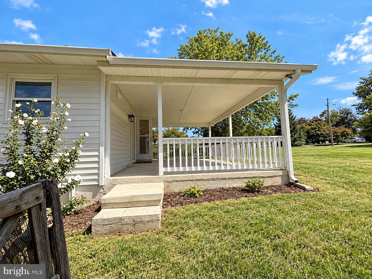 1422 TUSCAWILLA DRIVE