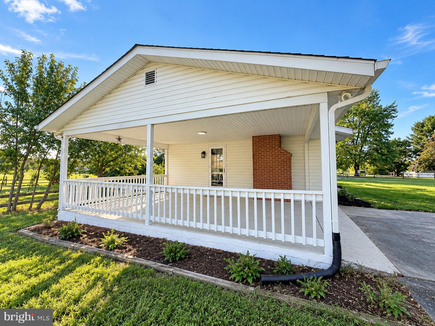 1422 TUSCAWILLA DRIVE