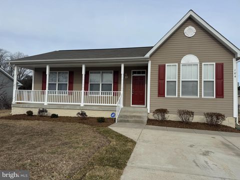 Homes For Sale - 106 Linda Lane<br/> COLONIAL BEACH, VA 22443